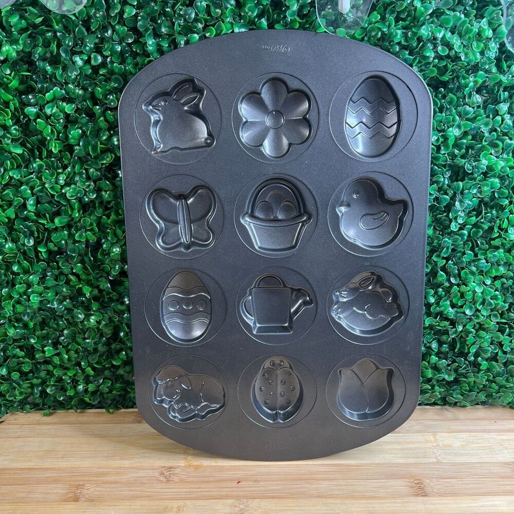 Wilton Cookie Pan Mold Easter 12 Cavity 12 Designs Holiday Baking Egg Bunny